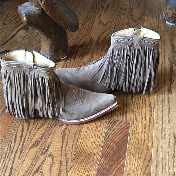 Worn once J B Dillon size 7.5 - Picture 1 of 3